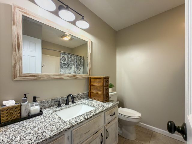 232 Creekwood Drive, Madisonville, TN 37354