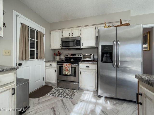 232 Creekwood Drive, Madisonville, TN 37354