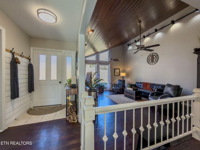 232 Creekwood Drive, Madisonville, TN 37354