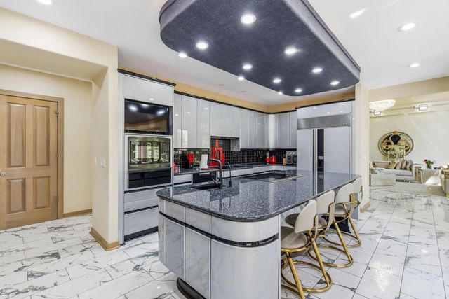 8432 Tartan Fields Drive, Dublin, OH 43017