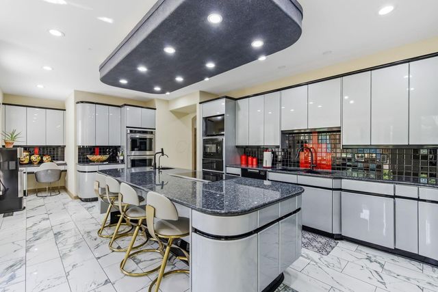 8432 Tartan Fields Drive, Dublin, OH 43017