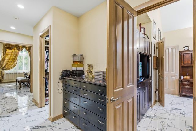 8432 Tartan Fields Drive, Dublin, OH 43017