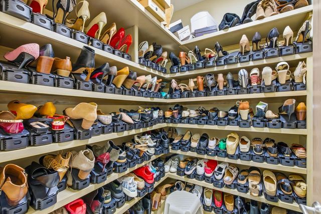 8432 Tartan Fields Drive, Dublin, OH 43017