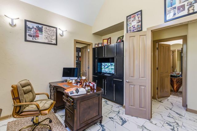 8432 Tartan Fields Drive, Dublin, OH 43017