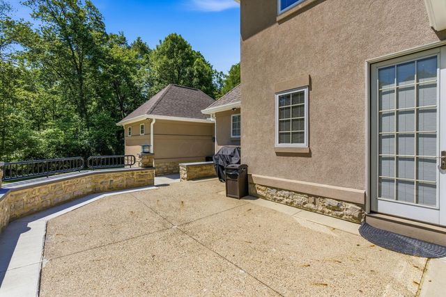8432 Tartan Fields Drive, Dublin, OH 43017