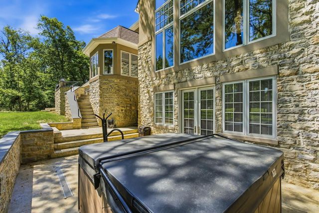 8432 Tartan Fields Drive, Dublin, OH 43017