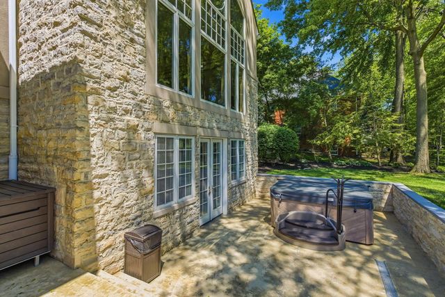 8432 Tartan Fields Drive, Dublin, OH 43017