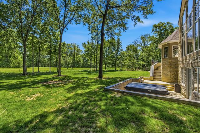 8432 Tartan Fields Drive, Dublin, OH 43017