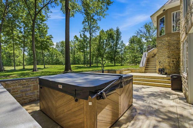 8432 Tartan Fields Drive, Dublin, OH 43017