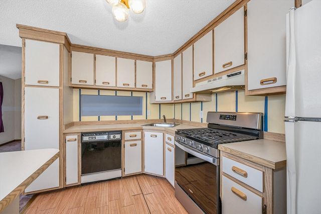 241 Broadway Rd 50, Dracut, MA 01826