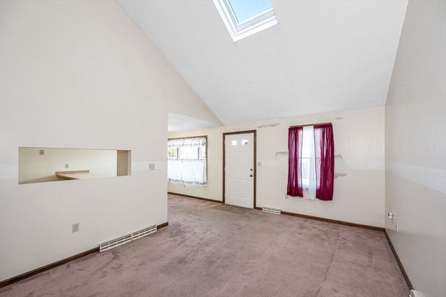 241 Broadway Rd 50, Dracut, MA 01826