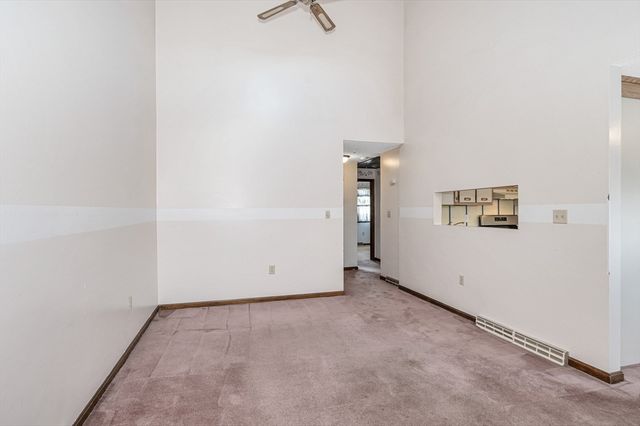 241 Broadway Rd 50, Dracut, MA 01826