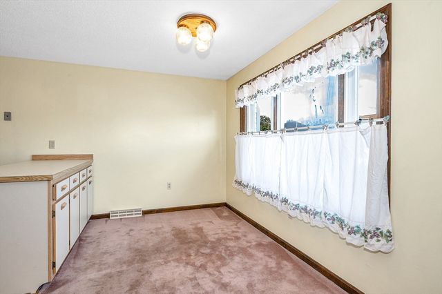 241 Broadway Rd 50, Dracut, MA 01826