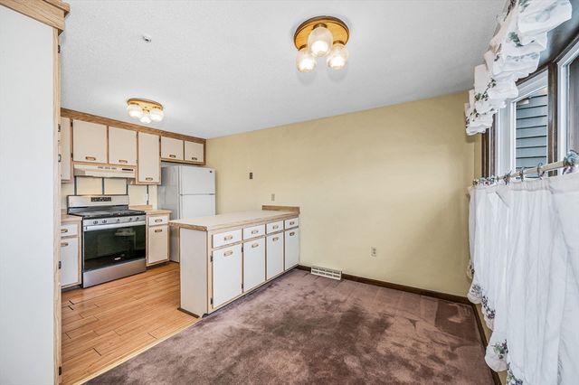 241 Broadway Rd 50, Dracut, MA 01826