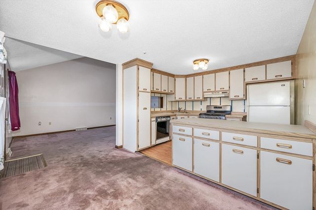 241 Broadway Rd 50, Dracut, MA 01826