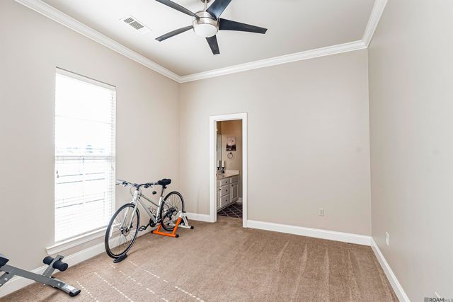 2402 S Turnberry Ave, Zachary, LA 70791