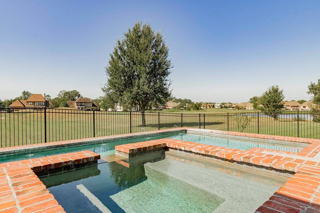 2402 S Turnberry Ave, Zachary, LA 70791