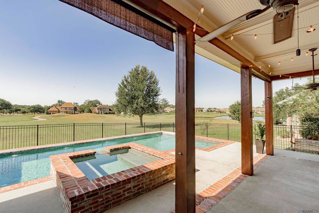 2402 S Turnberry Ave, Zachary, LA 70791