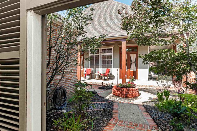 2402 S Turnberry Ave, Zachary, LA 70791