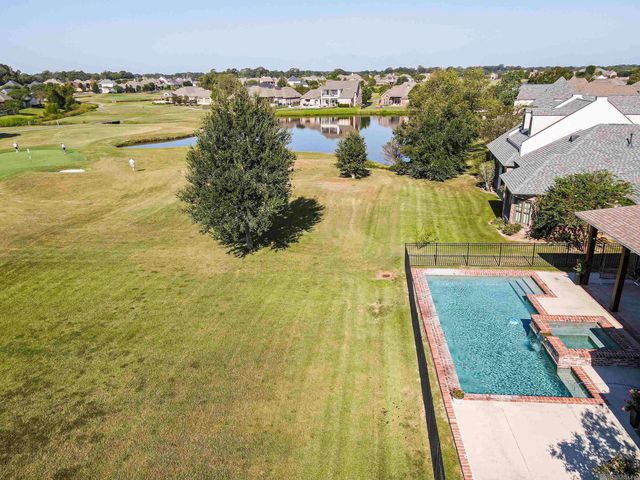 2402 S Turnberry Ave, Zachary, LA 70791