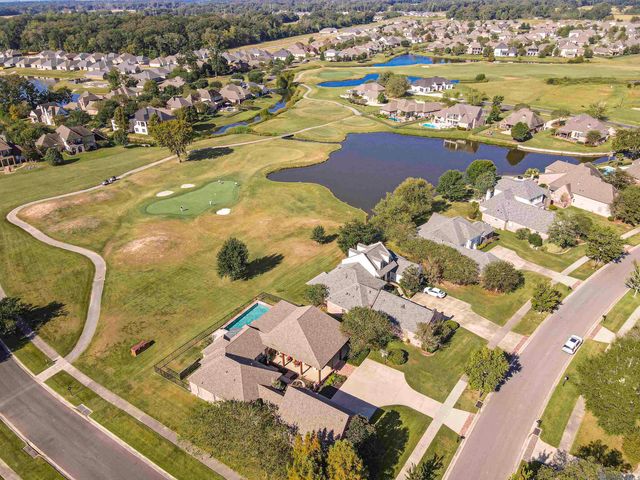 2402 S Turnberry Ave, Zachary, LA 70791