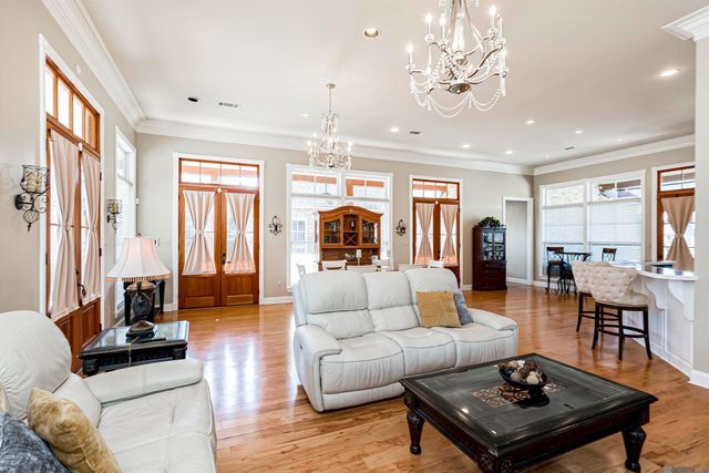 2402 S Turnberry Ave, Zachary, LA 70791