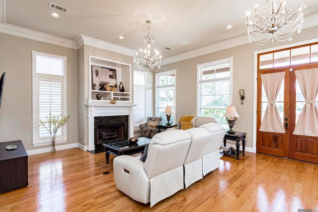 2402 S Turnberry Ave, Zachary, LA 70791