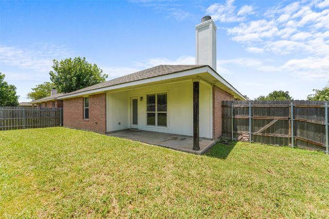 1422 Fairfield Drive, Forney, TX 75126