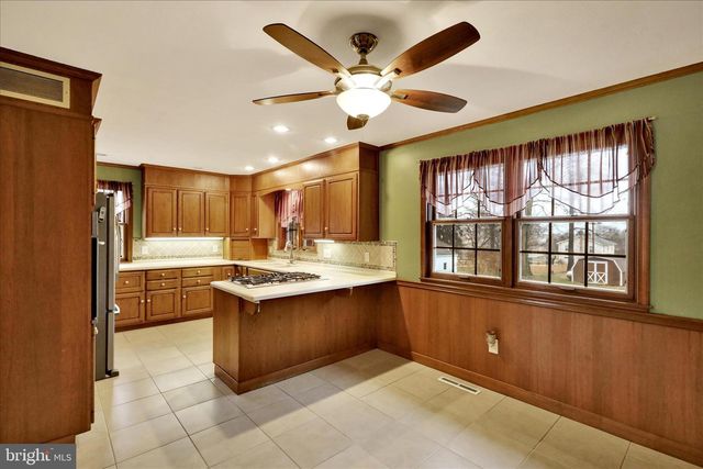 2476 WILSON ST, Reading, PA 19605