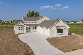 122 BECKERAE COURT, Wrightstown, WI 54180
