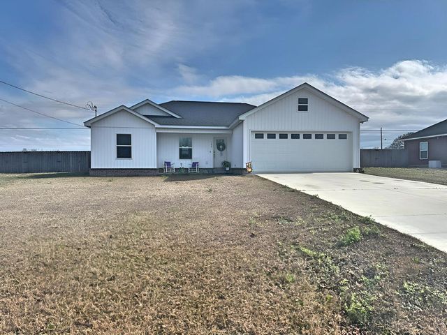 198 Northbrook Dr, Slocomb, AL 36375