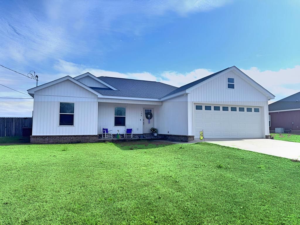 198 Northbrook Dr, Slocomb, AL 36375