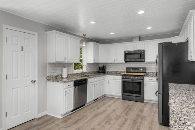 731 123rd Avenue NW, Coon Rapids, MN 55448