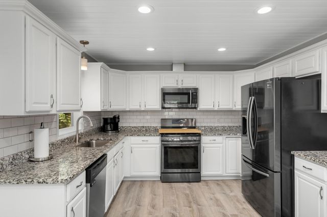 731 123rd Avenue NW, Coon Rapids, MN 55448