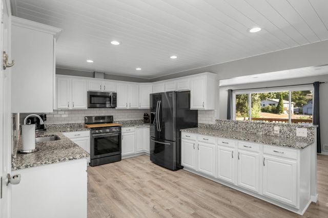 731 123rd Avenue NW, Coon Rapids, MN 55448