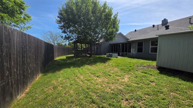 2015 Sandi Lane, Sachse, TX 75048