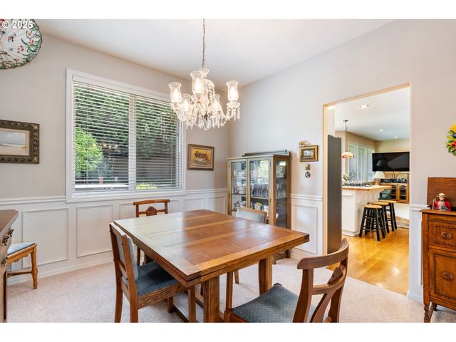 19720 SPRING RIDGE Dr, West Linn, OR 97068