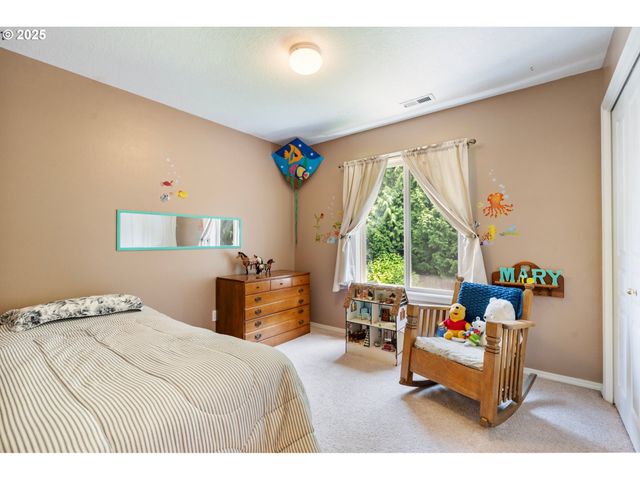 19720 SPRING RIDGE Dr, West Linn, OR 97068