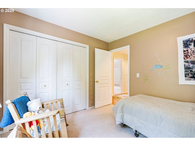 19720 SPRING RIDGE Dr, West Linn, OR 97068