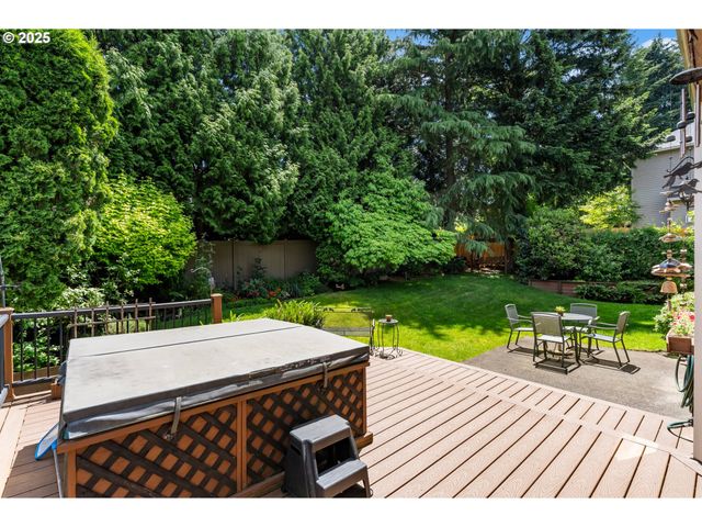 19720 SPRING RIDGE Dr, West Linn, OR 97068