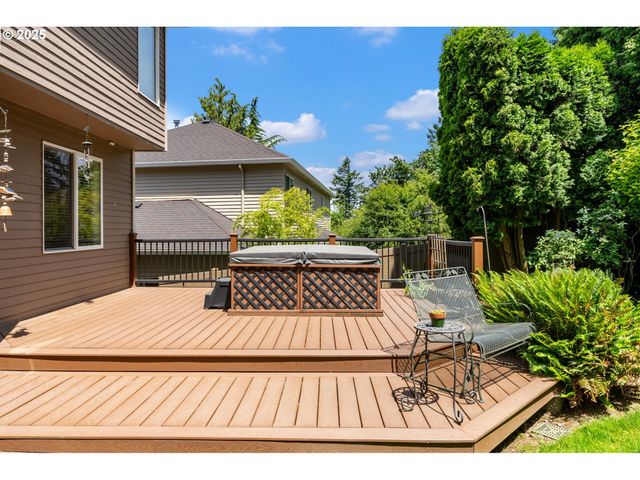 19720 SPRING RIDGE Dr, West Linn, OR 97068