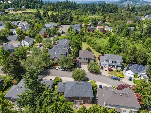 19720 SPRING RIDGE Dr, West Linn, OR 97068