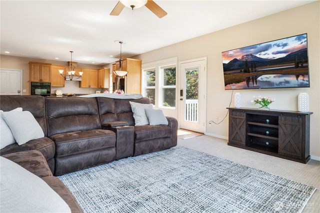 7622 NW Lenox Lane, Silverdale, WA 98383