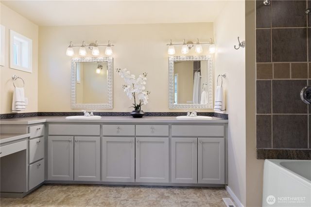 7622 NW Lenox Lane, Silverdale, WA 98383