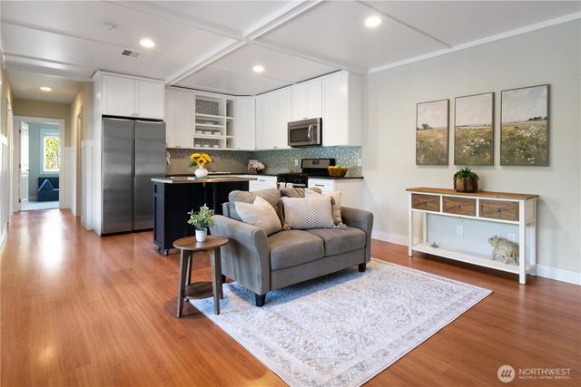 7622 NW Lenox Lane, Silverdale, WA 98383