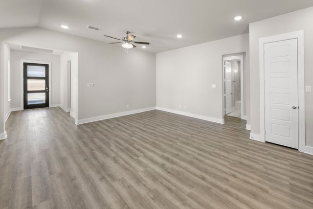 8725 Acorn Avenue, Justin, TX 76247