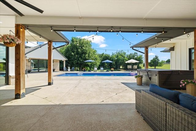2560 S Sara Avenue, Blanchard, OK 73010