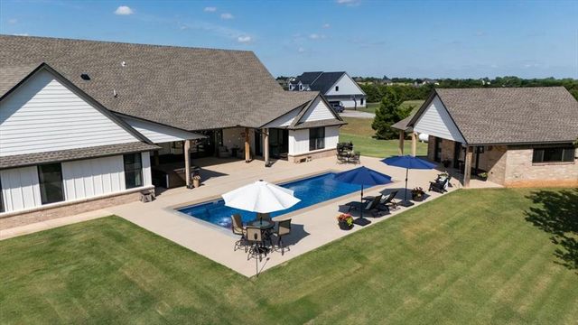 2560 S Sara Avenue, Blanchard, OK 73010