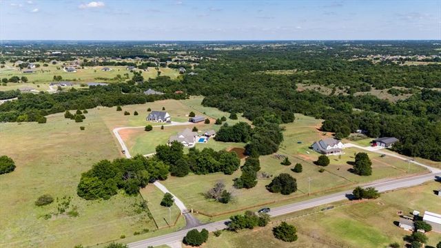 2560 S Sara Avenue, Blanchard, OK 73010