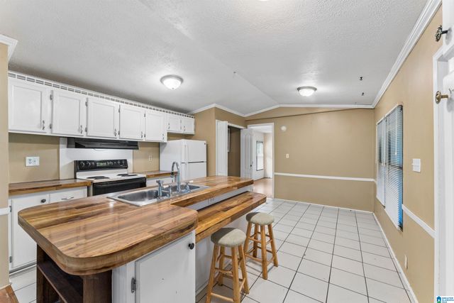 300 HUNTSVILLE AVENUE, Trussville, AL 35173